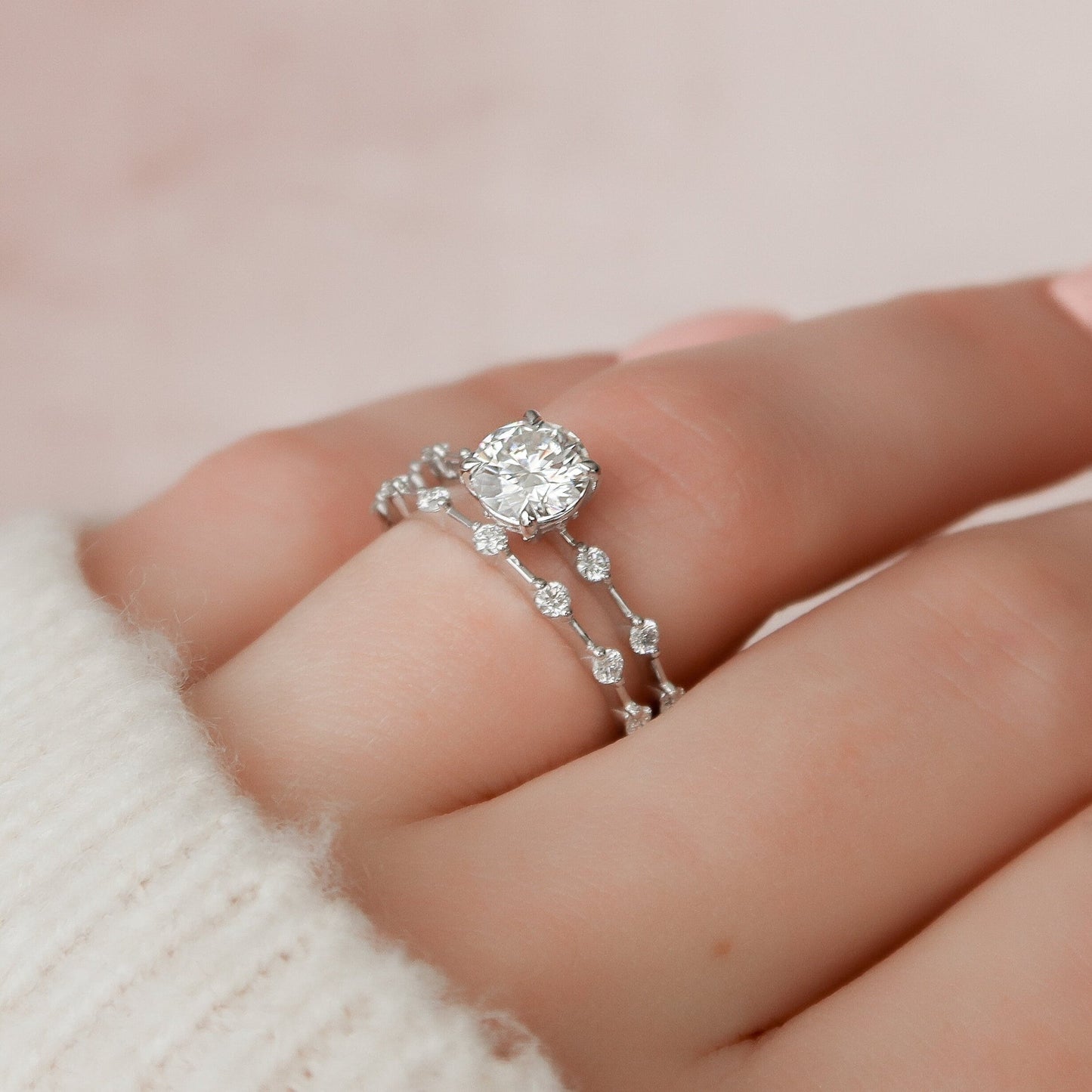 Stunning Round Cut Bridal Set Moissanite Wedding Ring For Her