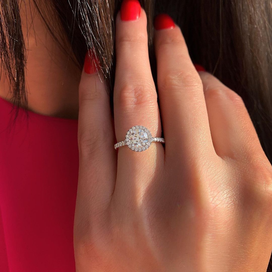 Halo Round Cut Moissanite Engagement RIng For Wedding
