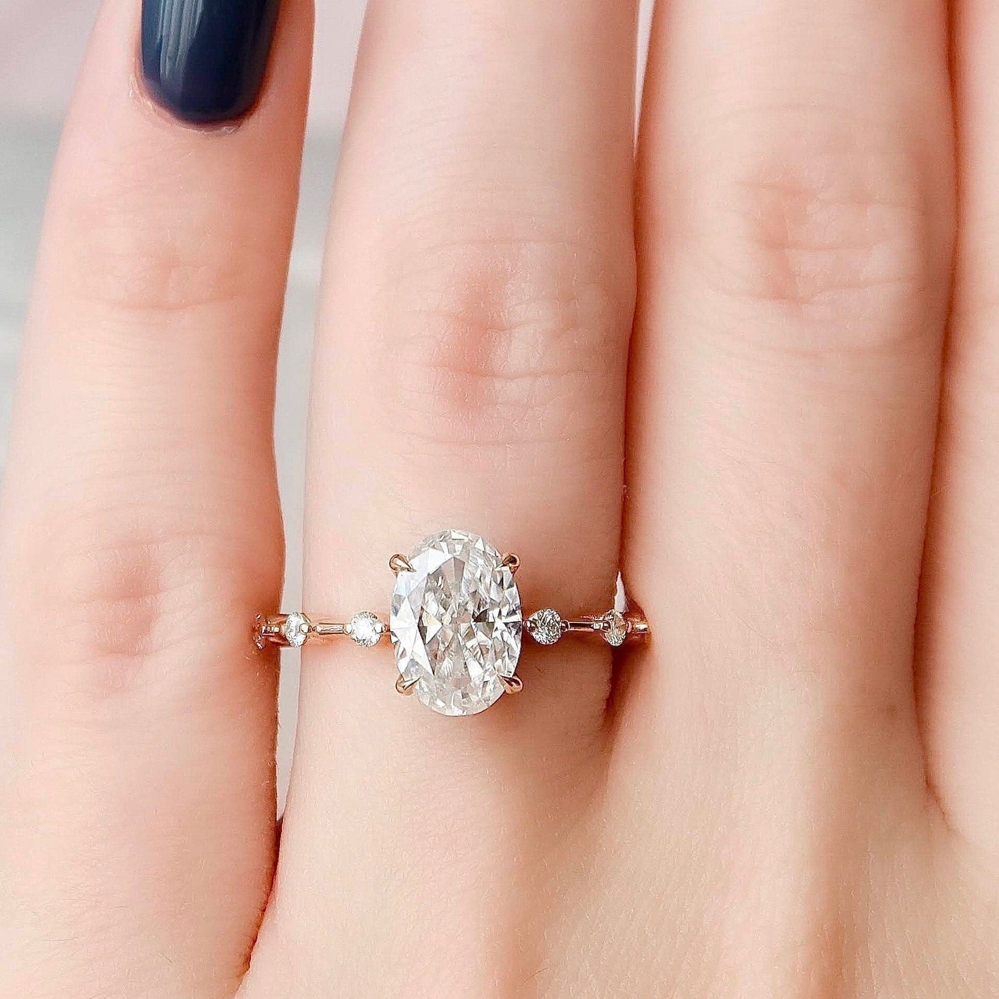 Claw Prongs Oval Cut Moissanite Unique Bridal Ring For Gift