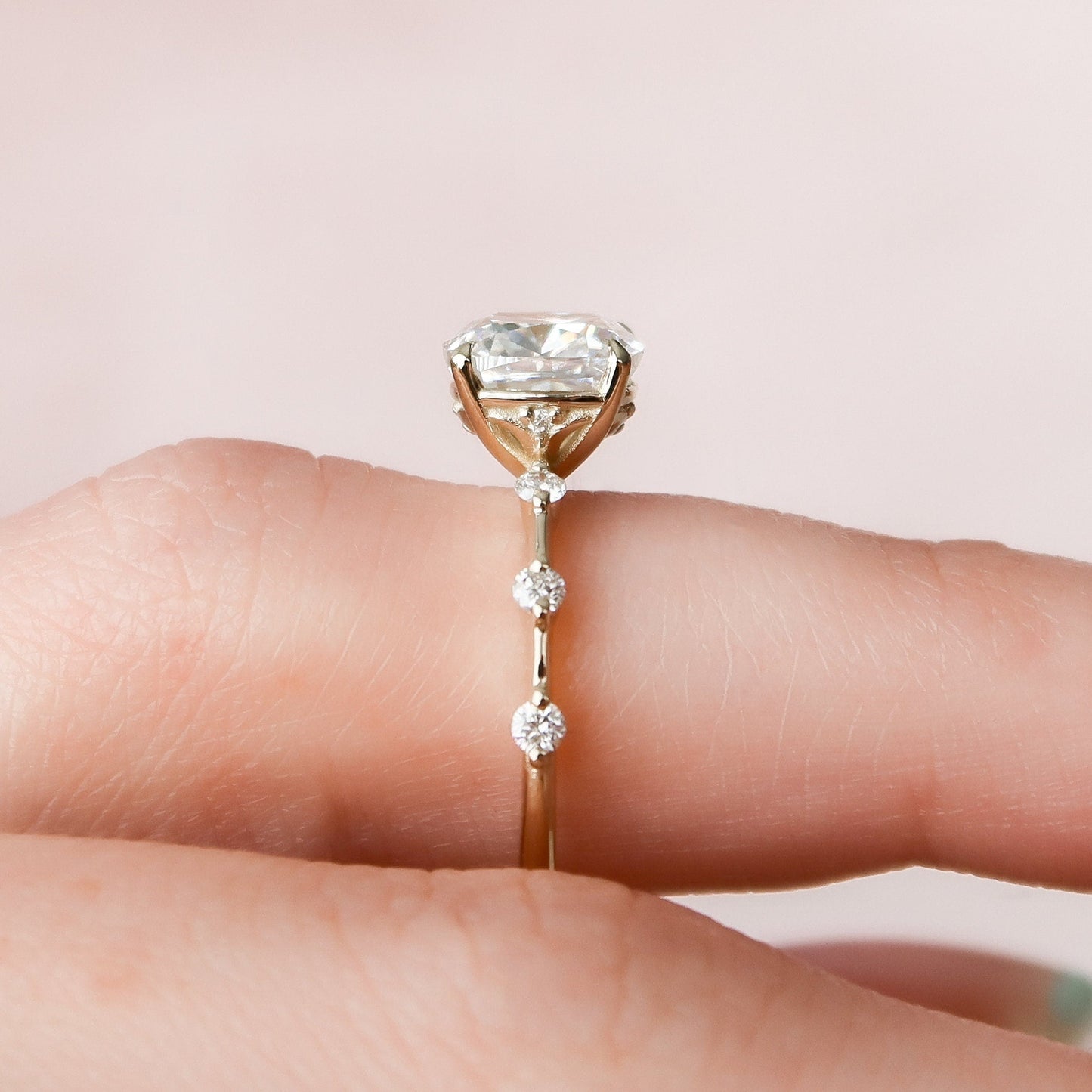 Stunning Cushion Cut Moissanite Engagement Ring For Bridal