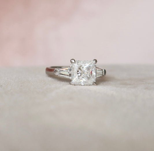 Three Stone Princess Cut Moissanite Engagment RIng For Her