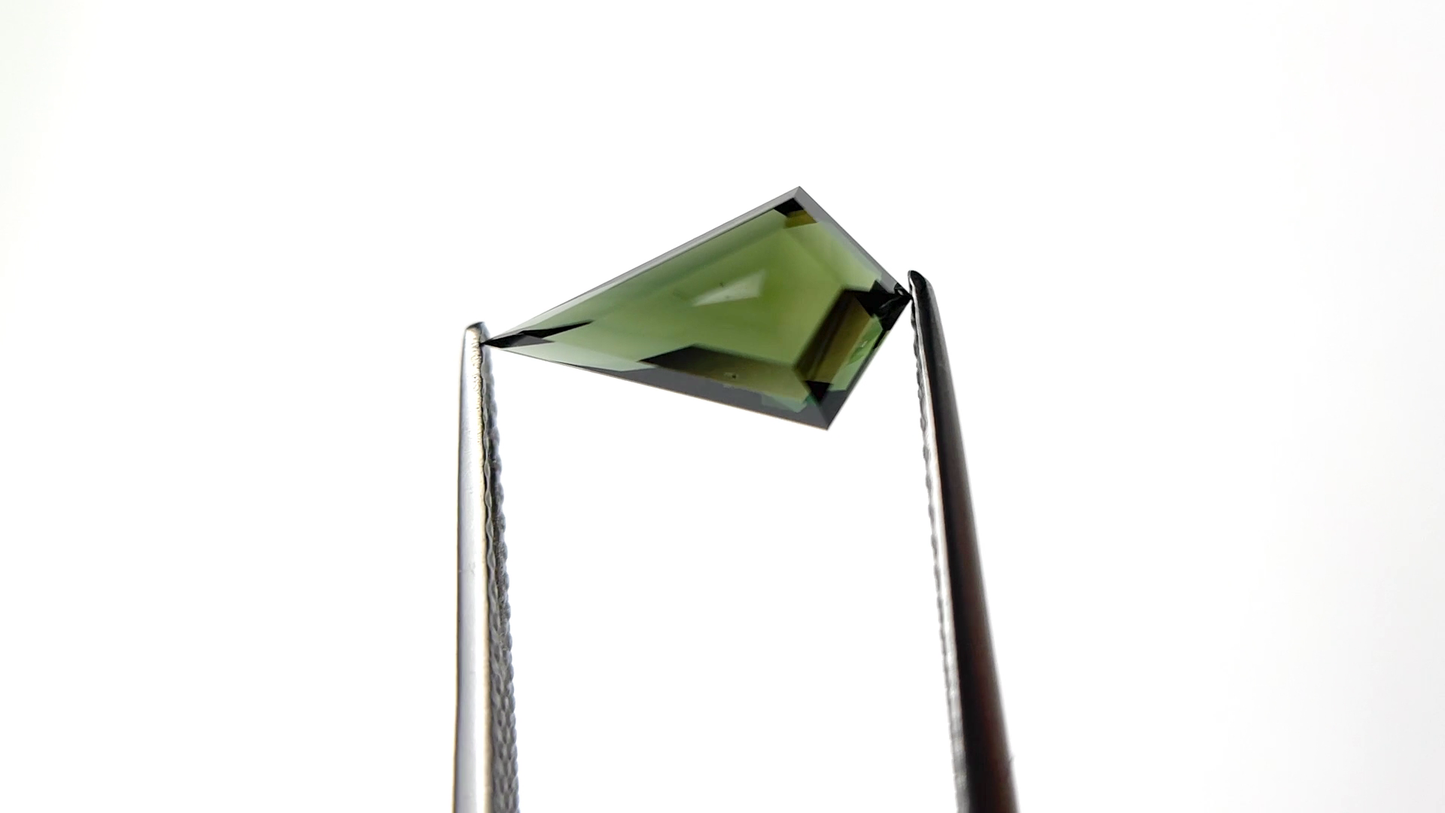 Alternative Kite Shape Green Loose Moissanite Diamond