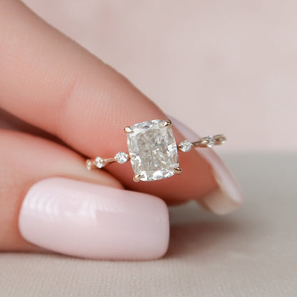 Stunning Cushion Cut Moissanite Engagement Ring For Bridal