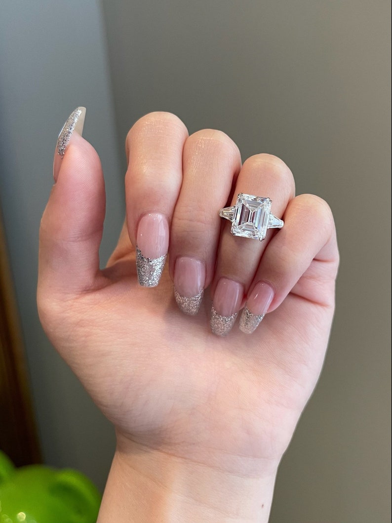 Three Stone Emerald Cut Moissanite Engagment Ring For Her