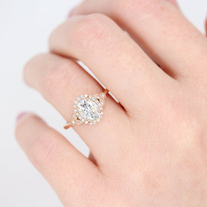 Stunning Oval Cut Halo Moissanite Diamond Engagement Ring