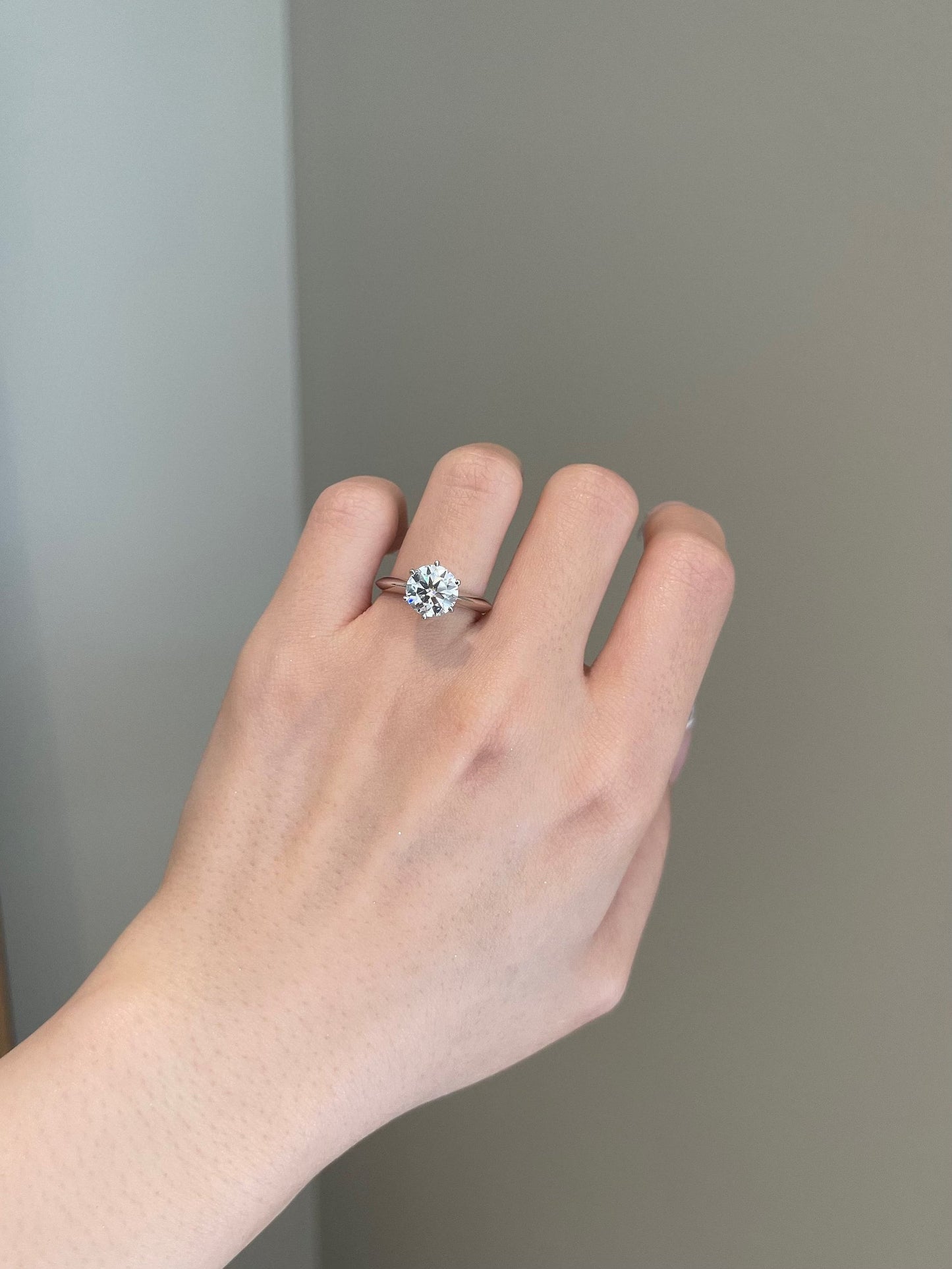 Solitaire 6 Prongs Round Cut Moissanite DIamond Ring For Bridesmaid Gift