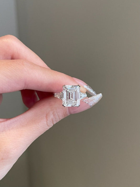 Three Stone Emerald Cut Moissanite Engagment Ring For Her