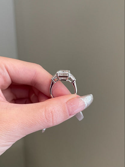 Three Stone Emerald Cut Moissanite Engagment Ring For Her