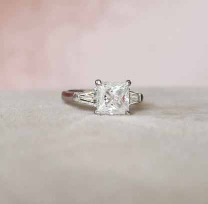 Three Stone Princess Cut Moissanite Engagment RIng For Her