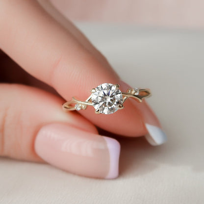 Starling Round Cut Moissanite Engagement Ring For Her