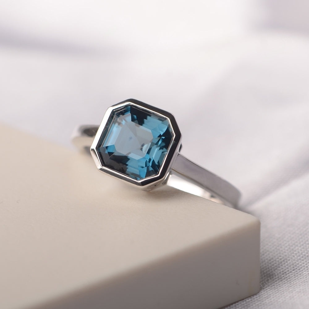 Moissanite Rings