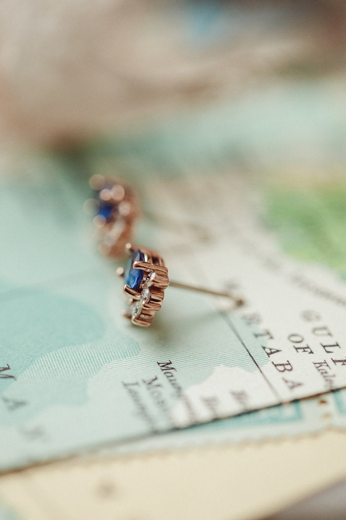 Half Halo Royal Blue Round Moissanite Engagent Stud Earring