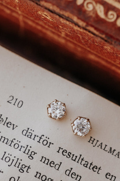 Hexagon Set Round Cut Moissanite Bridesmaid Stud Earring Gift For Her