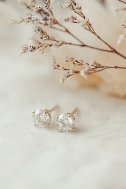 Four Prongs Round Cut Moissanite Diamond Stud Earrings