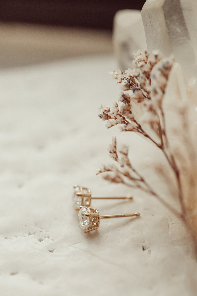 Four Prongs Round Cut Moissanite Diamond Stud Earrings