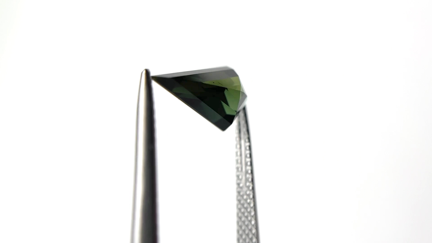 Alternative Kite Shape Green Loose Moissanite Diamond